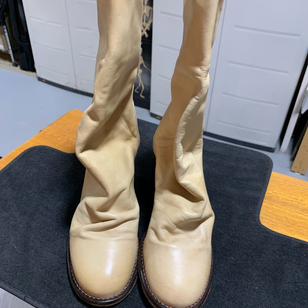 Elegant Cream Women's Slouchy Boots!